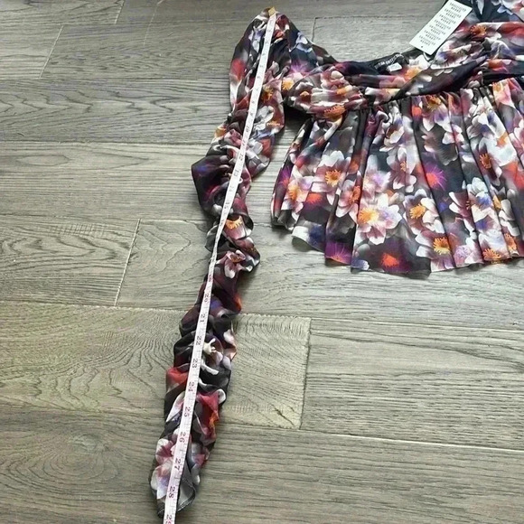 ✨🆕Urban Outfitters🆕✨ | Purple floral carried away blouse - Picture 11 of 15